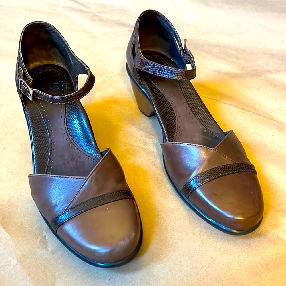 Dansko ankle strap heeled shoes leather 39 US 8.5 9